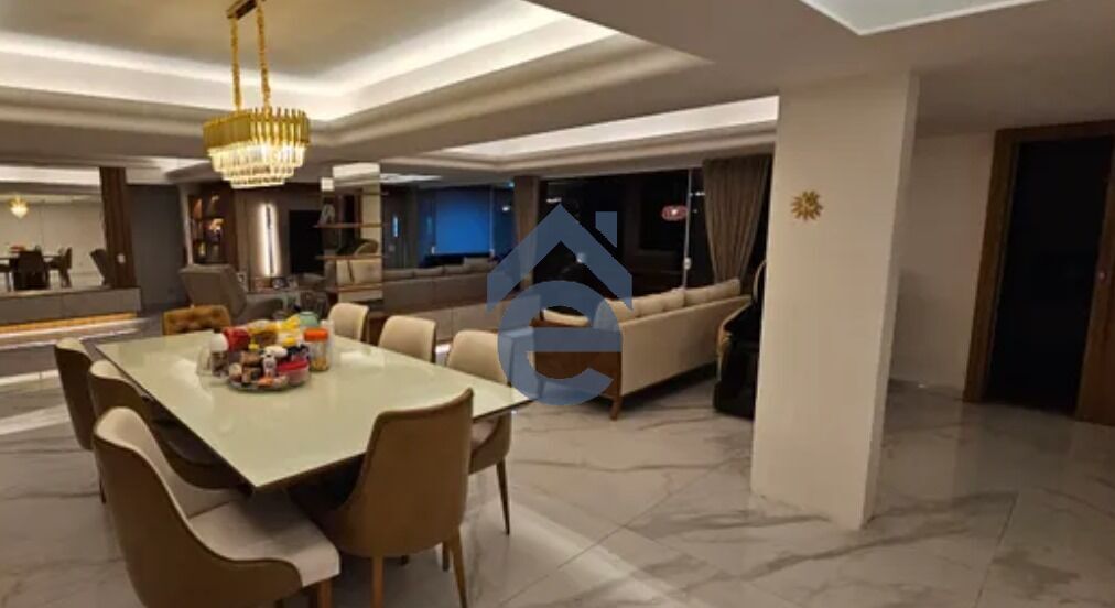 Apartamento para alugar com 4 quartos, 282m² - Foto 3