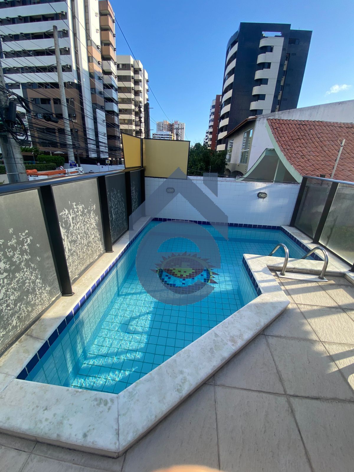 Apartamento à venda com 3 quartos, 76m² - Foto 2