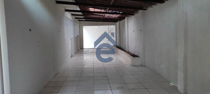 Casa à venda com 7 quartos, 450m² - Foto 4