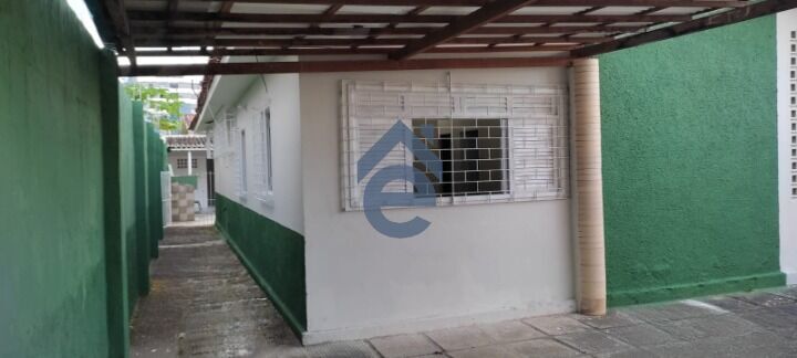Casa à venda com 7 quartos, 450m² - Foto 2