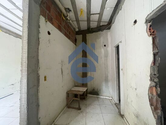 Casa à venda com 2 quartos, 68m² - Foto 17