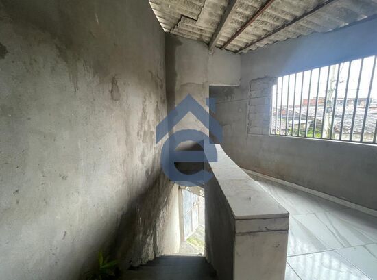 Casa à venda com 2 quartos, 68m² - Foto 4