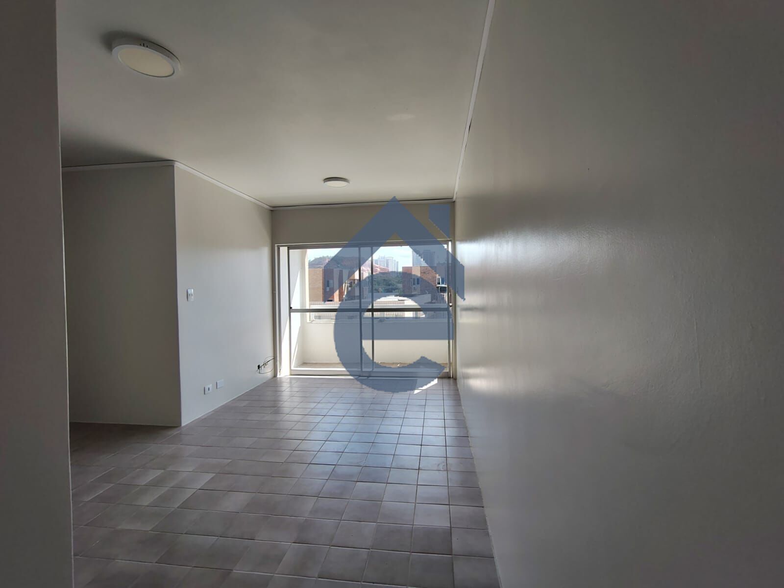 Apartamento à venda com 3 quartos, 76m² - Foto 3
