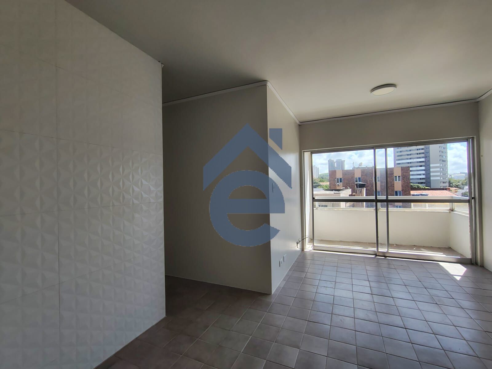 Apartamento à venda com 3 quartos, 76m² - Foto 2