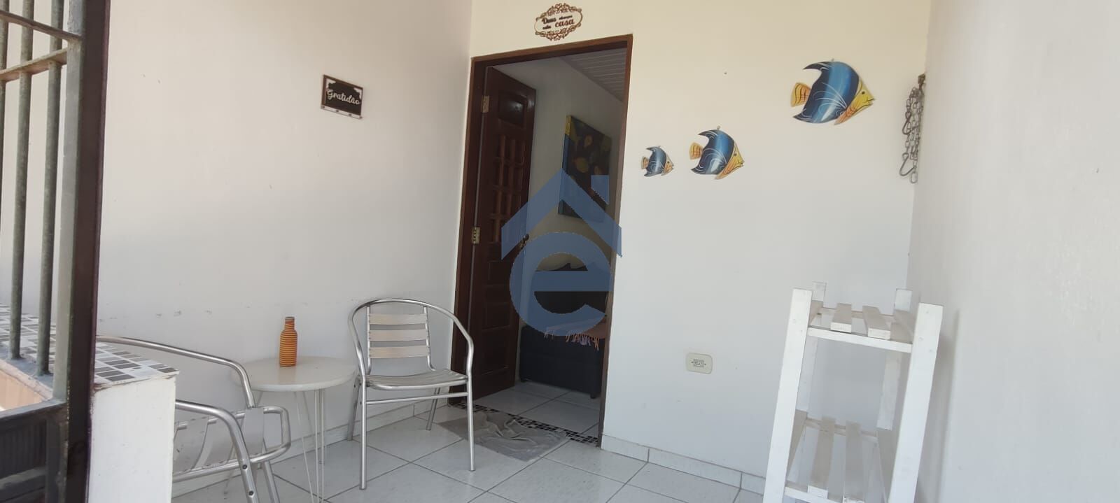 Casa à venda com 2 quartos, 50m² - Foto 2
