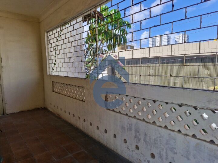 Casa à venda com 5 quartos, 326m² - Foto 10