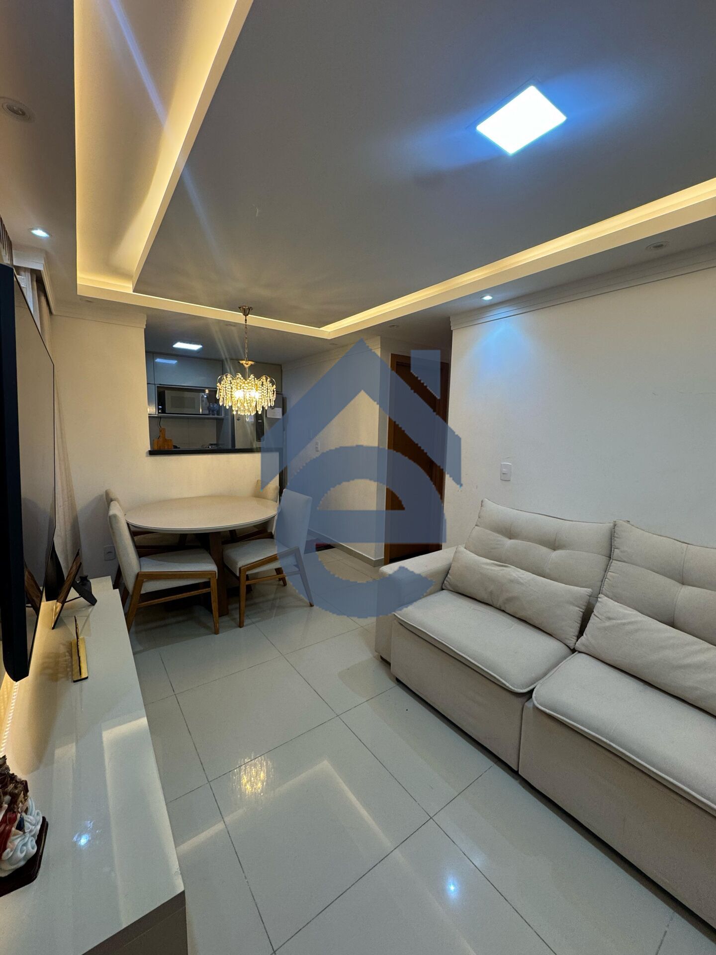 Apartamento à venda com 2 quartos, 45m² - Foto 2