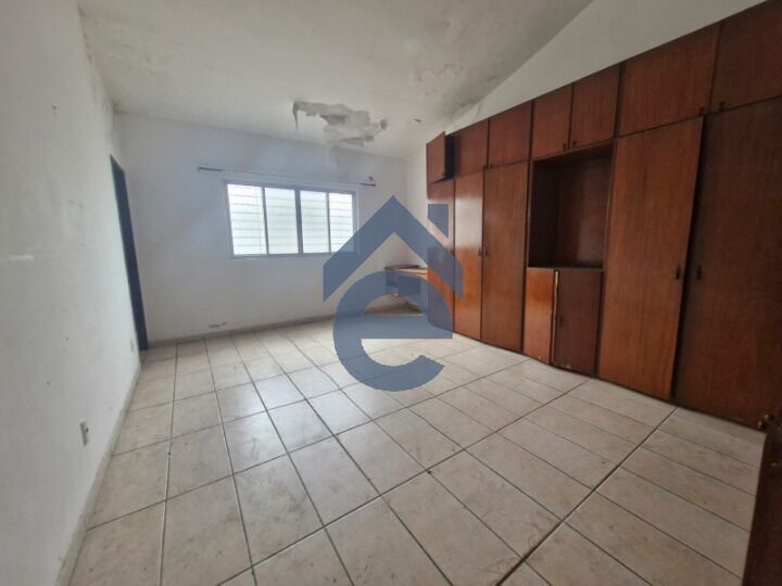 Casa à venda com 3 quartos, 269m² - Foto 9