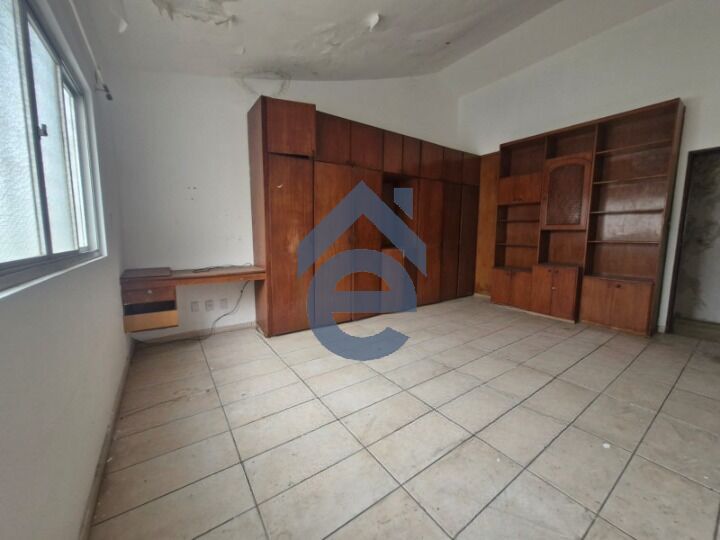 Casa à venda com 3 quartos, 269m² - Foto 8