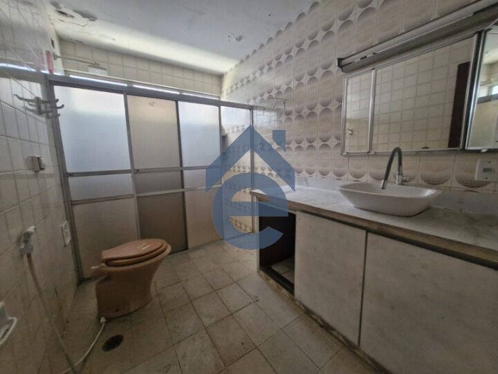 Casa à venda com 3 quartos, 269m² - Foto 15