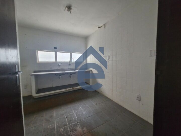 Casa à venda com 3 quartos, 269m² - Foto 12