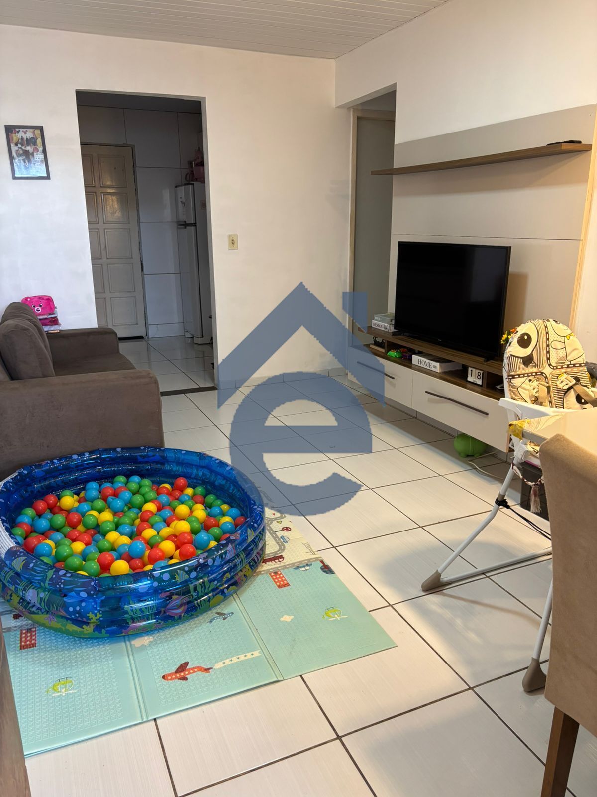 Casa à venda com 3 quartos, 110m² - Foto 2