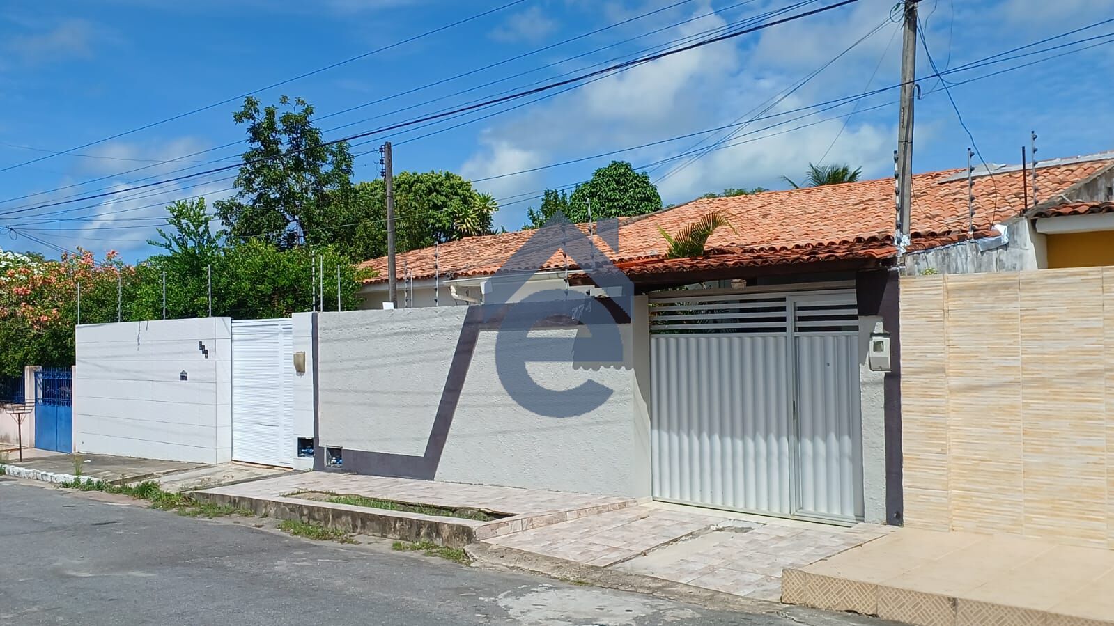 Casa à venda com 3 quartos, 180m² - Foto 2