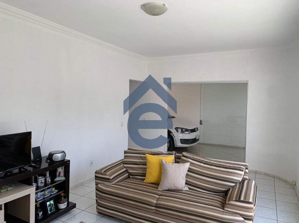 Casa à venda com 3 quartos, 180m² - Foto 4