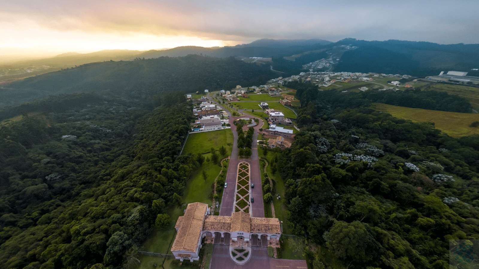 Casa de Condomínio à venda com 4 quartos, 500m² - Foto 29