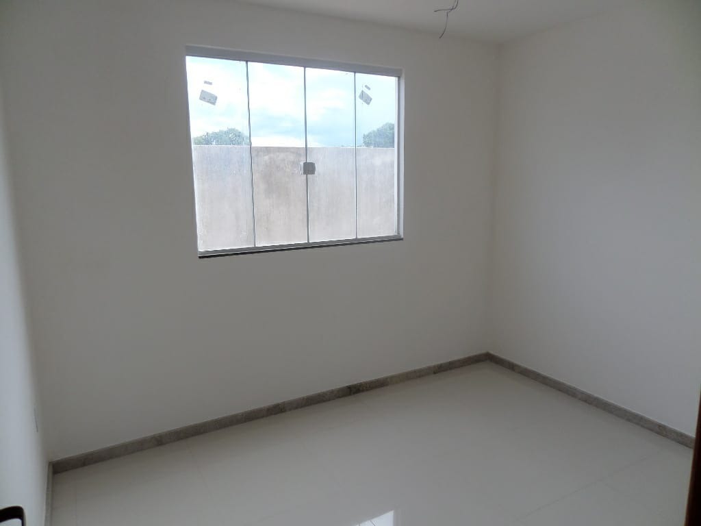 Casa à venda com 2 quartos, 150m² - Foto 3