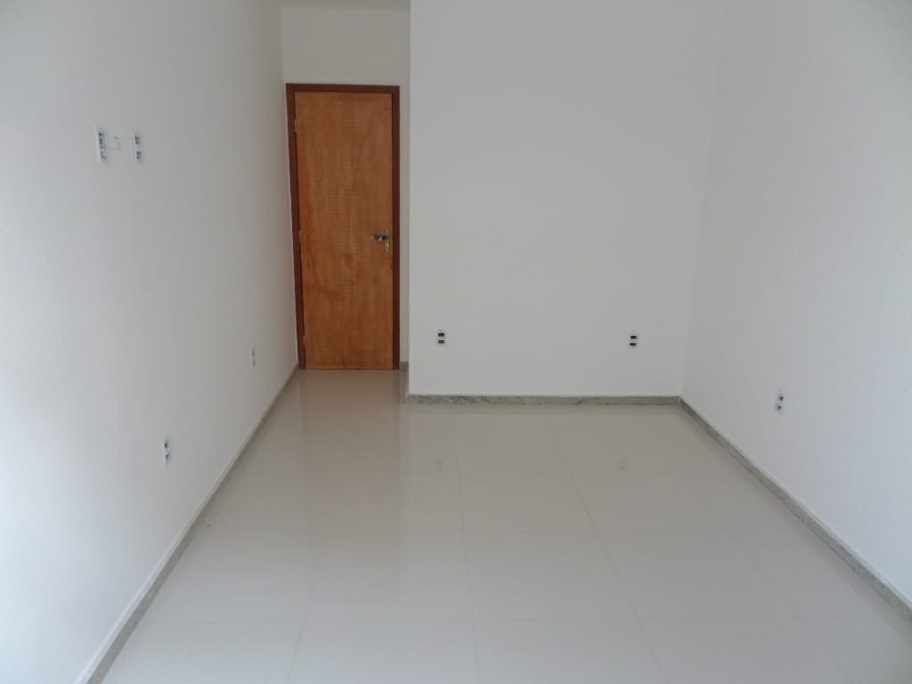 Casa à venda com 2 quartos, 150m² - Foto 4