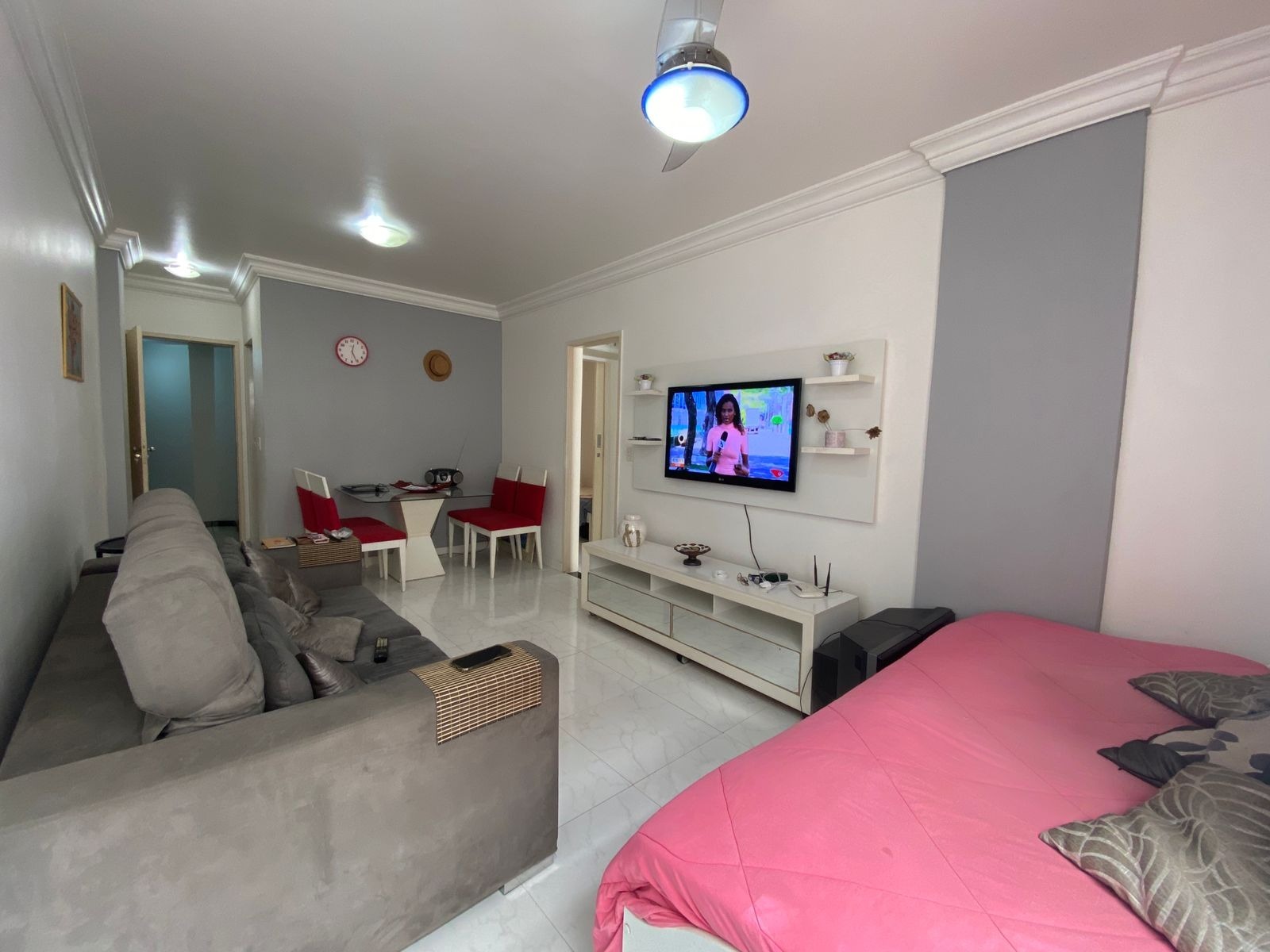 Apartamento à venda com 2 quartos, 65m² - Foto 2