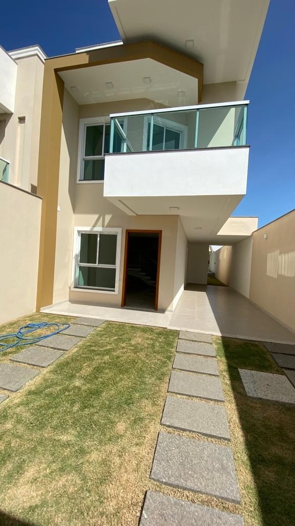 Casa à venda com 3 quartos, 150m² - Foto 1