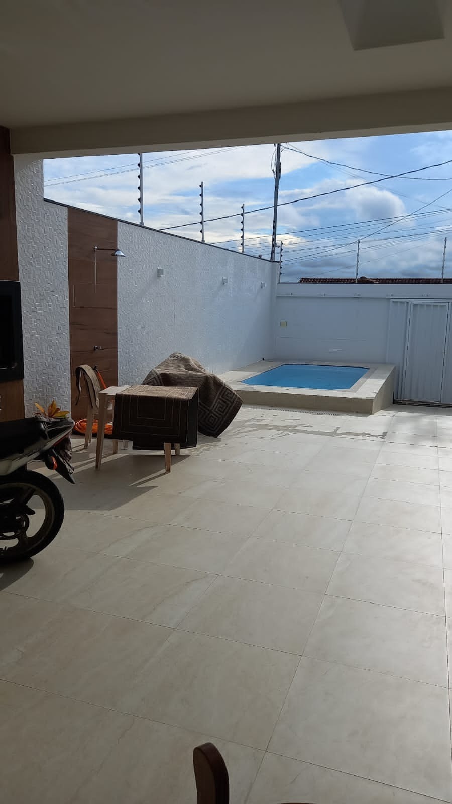 Casa à venda com 3 quartos, 130m² - Foto 1