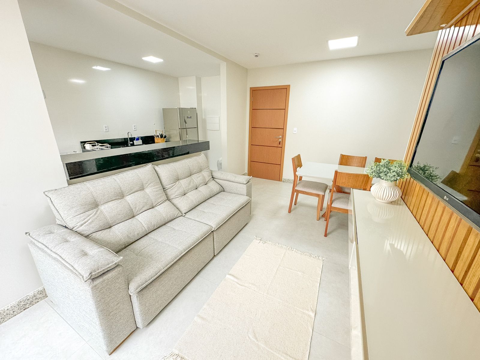 Apartamento à venda com 3 quartos, 79m² - Foto 2