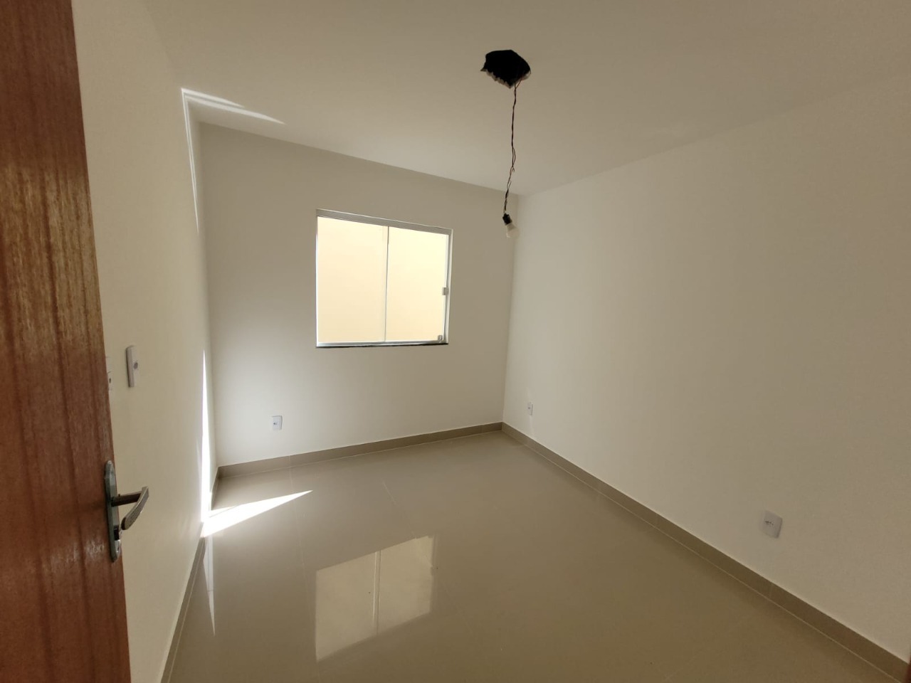 Casa à venda com 3 quartos, 90m² - Foto 8