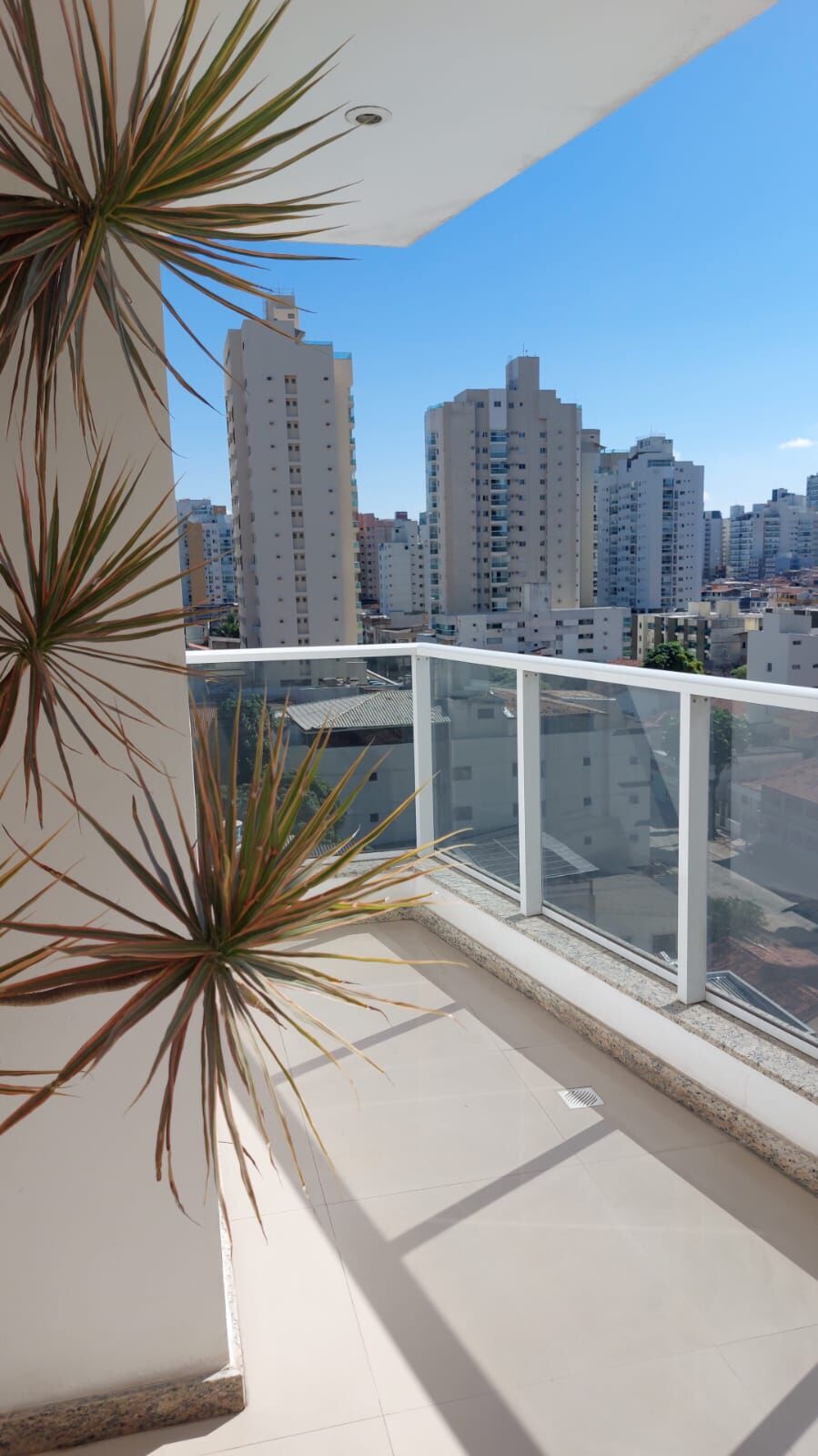 Apartamento à venda com 2 quartos, 72m² - Foto 1