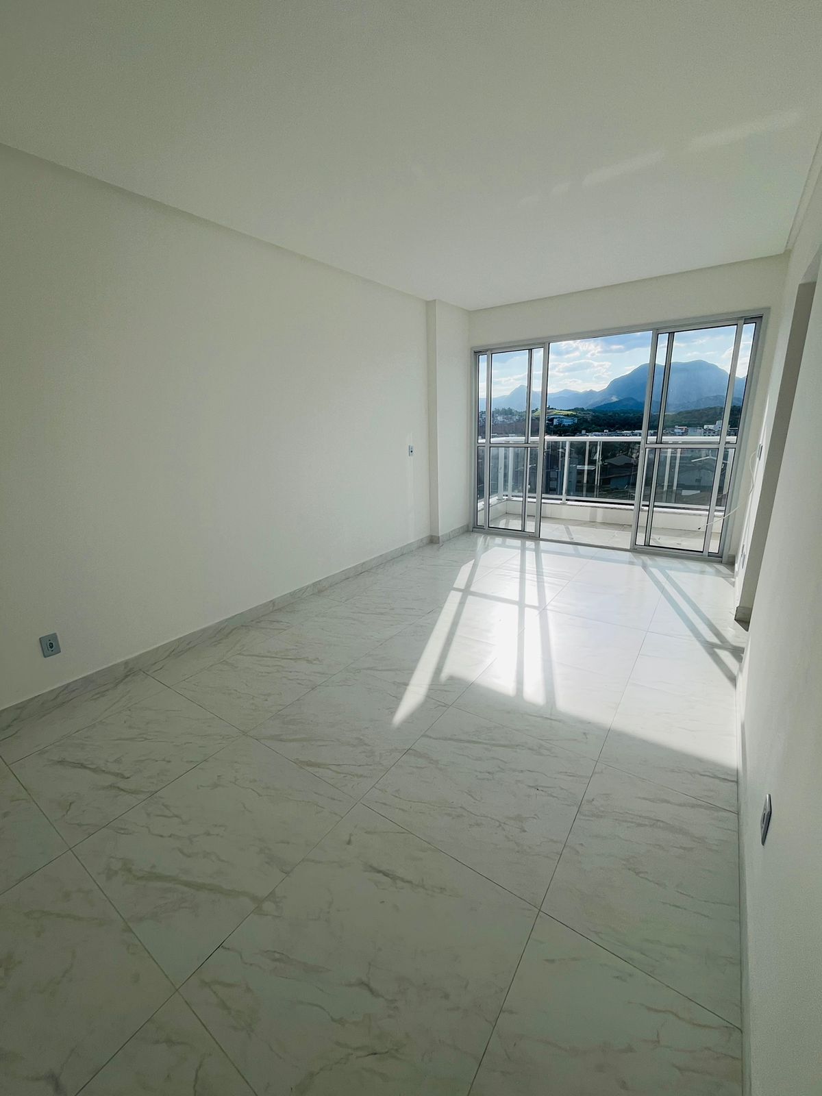 Apartamento à venda com 2 quartos, 79m² - Foto 1