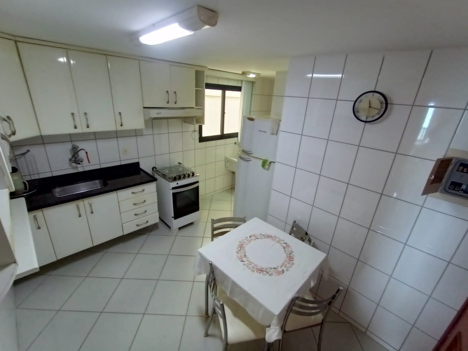 Apartamento à venda com 3 quartos, 103m² - Foto 2