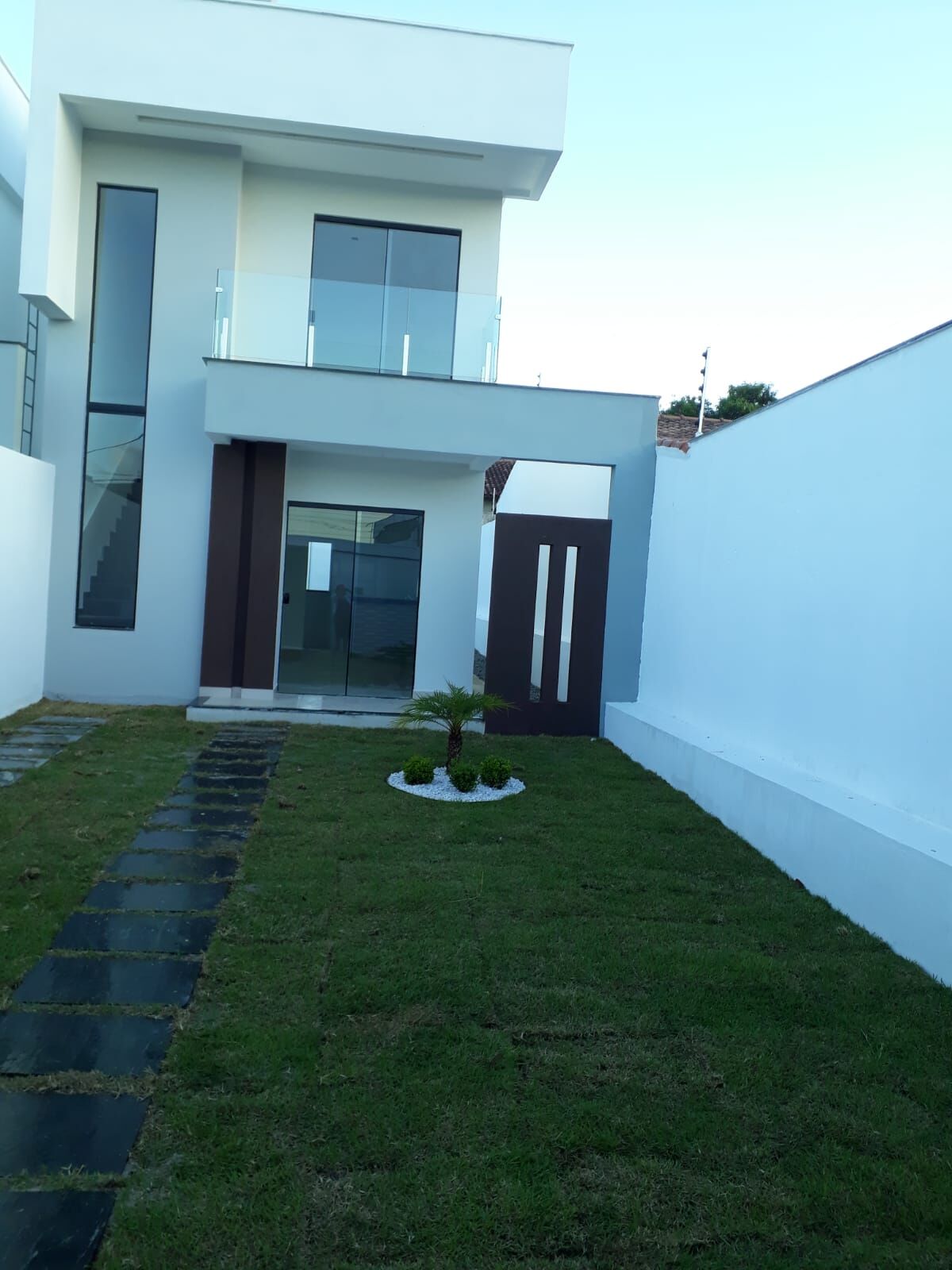 Casa à venda com 2 quartos, 80m² - Foto 1