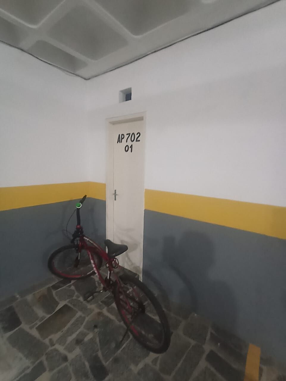 Apartamento à venda com 3 quartos, 120m² - Foto 2