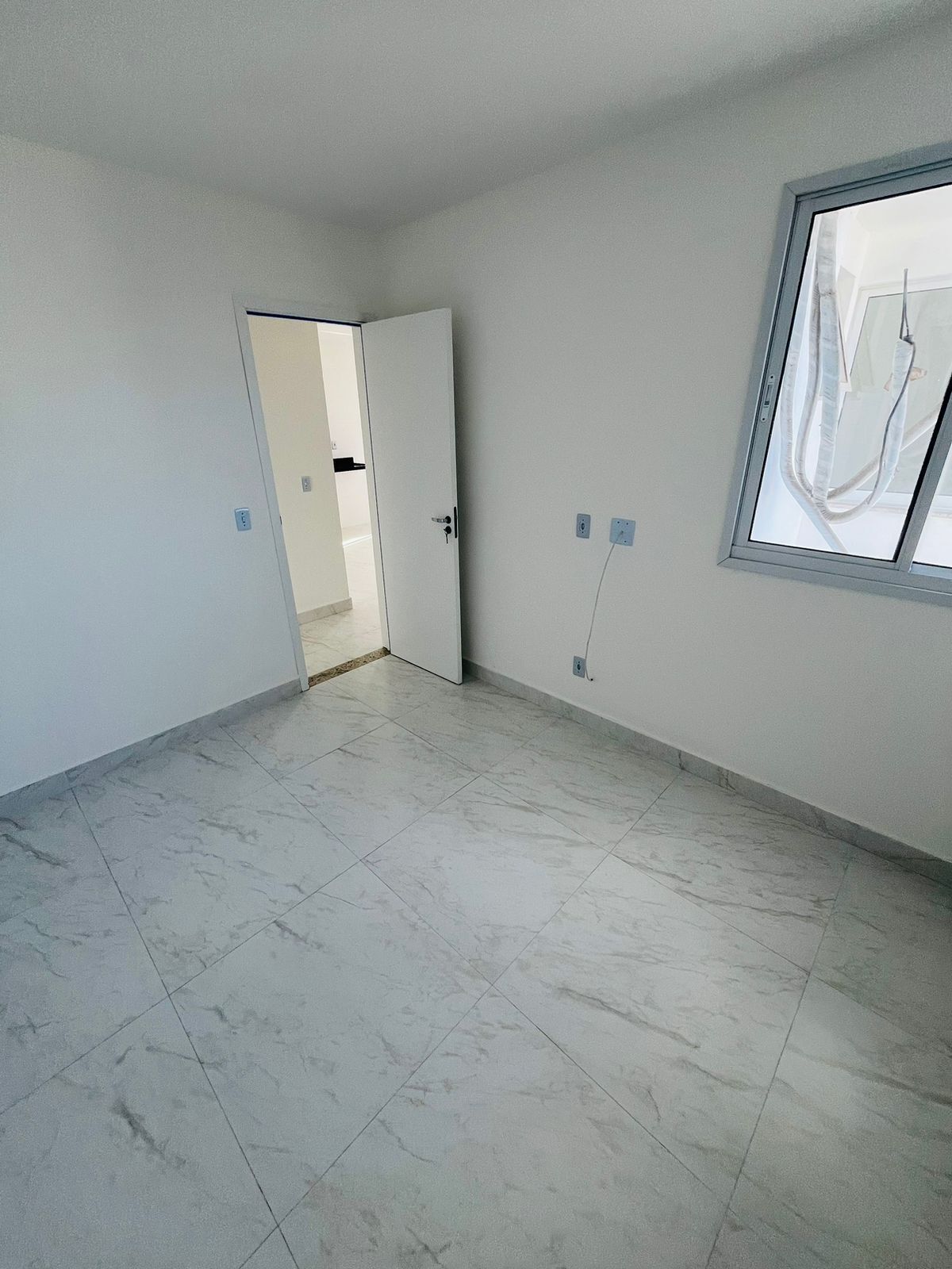 Apartamento à venda com 3 quartos, 85m² - Foto 2