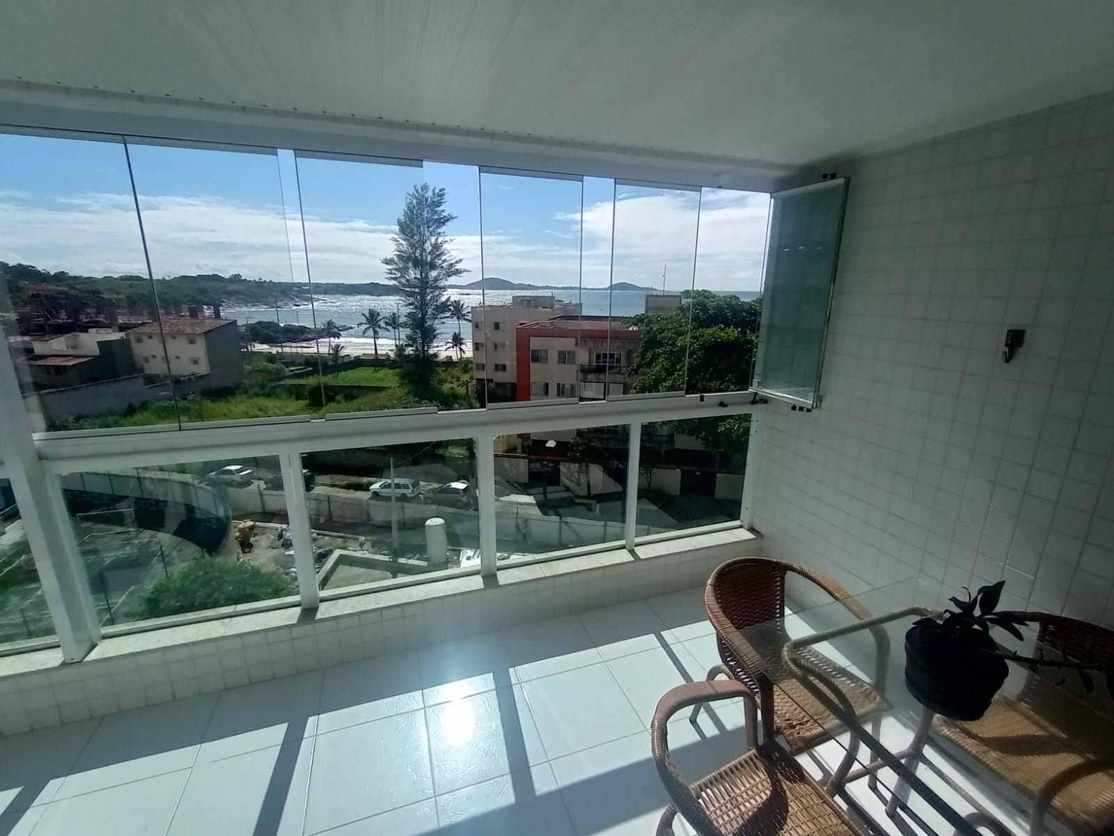 Apartamento à venda com 3 quartos, 100m² - Foto 2