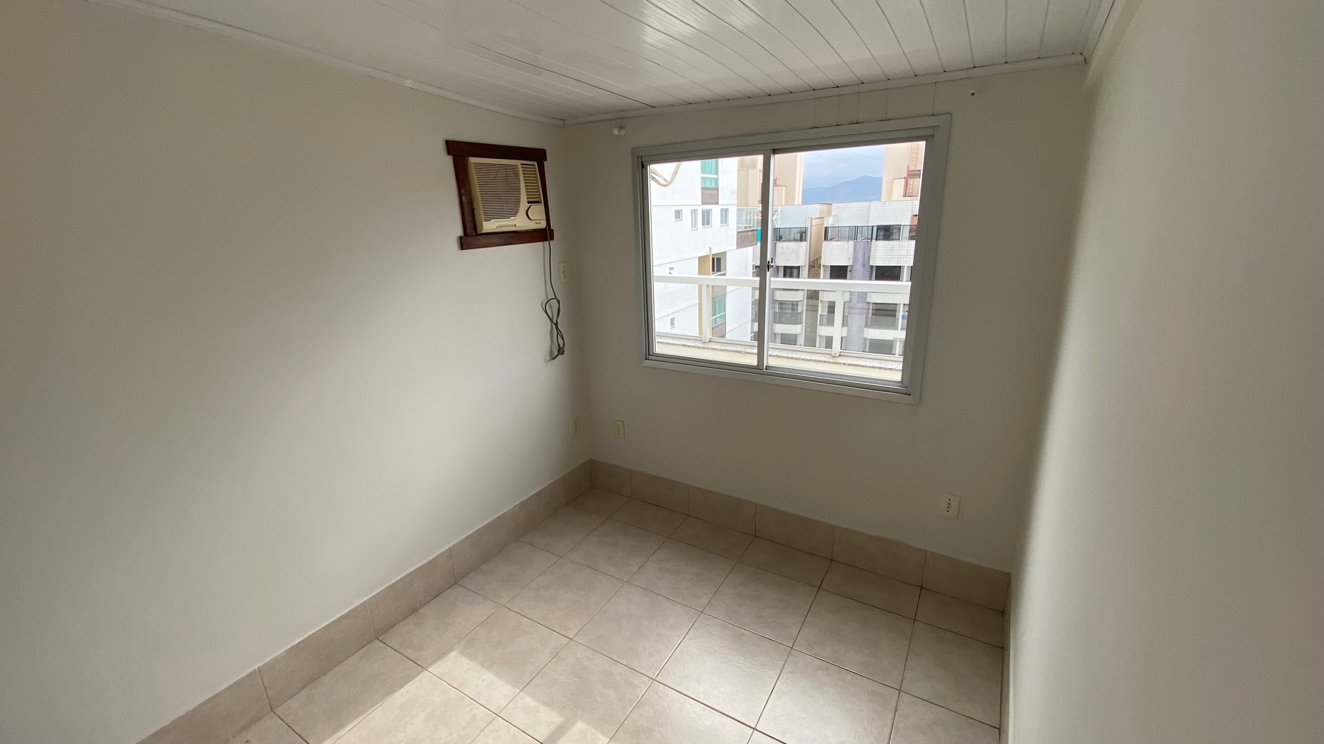 Apartamento à venda com 5 quartos, 326m² - Foto 19