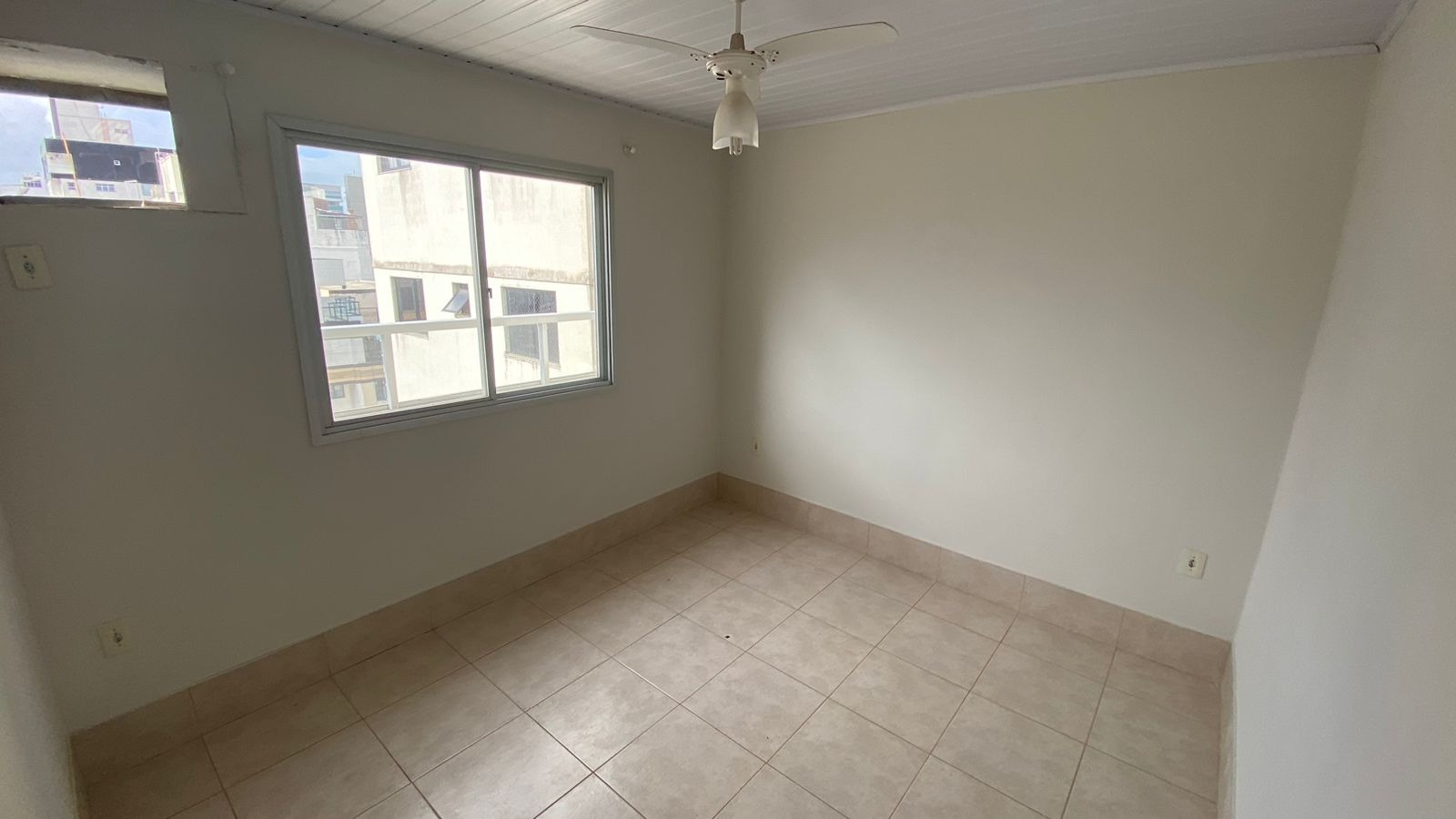 Apartamento à venda com 5 quartos, 326m² - Foto 6