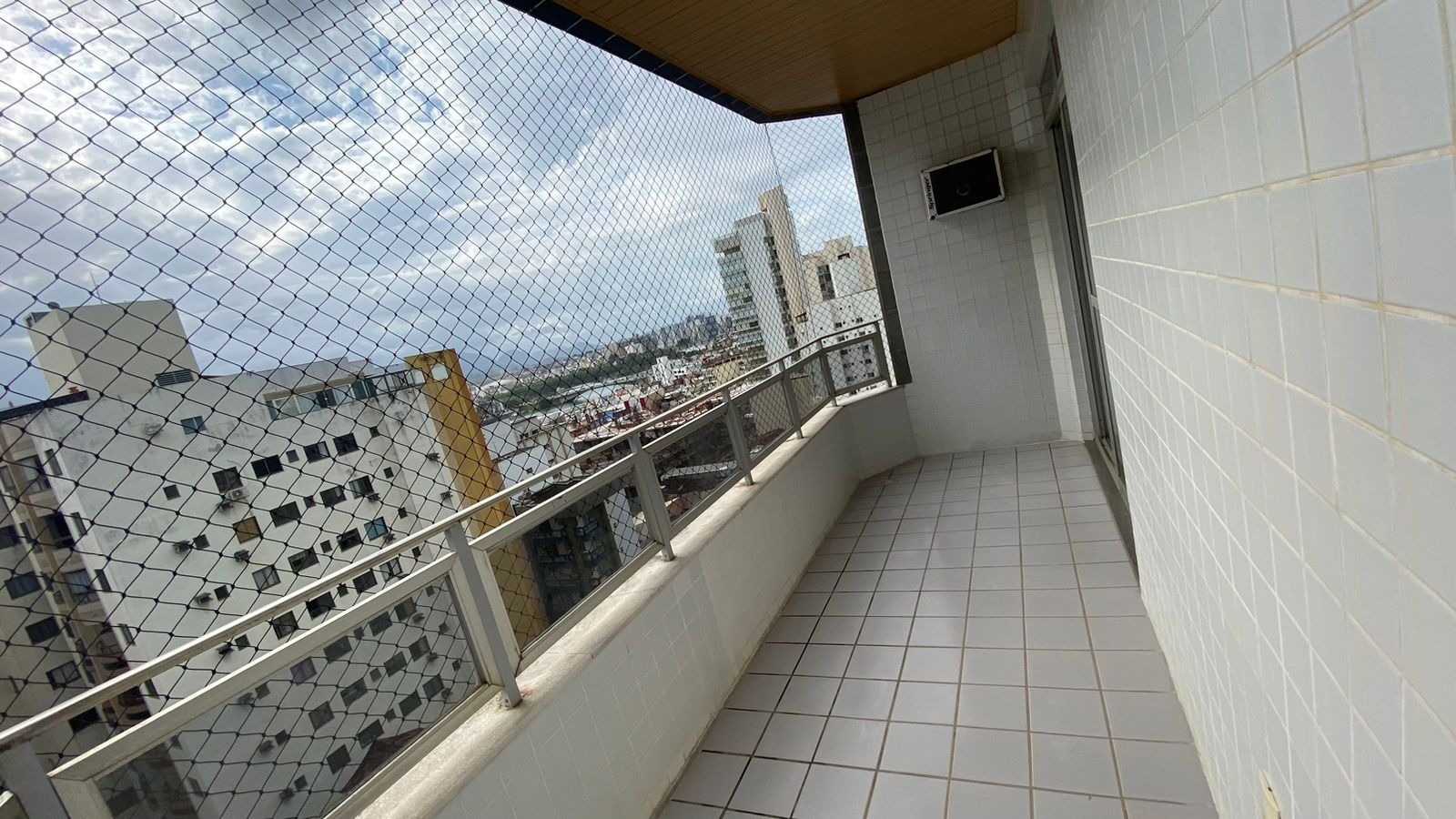 Apartamento à venda com 5 quartos, 326m² - Foto 3