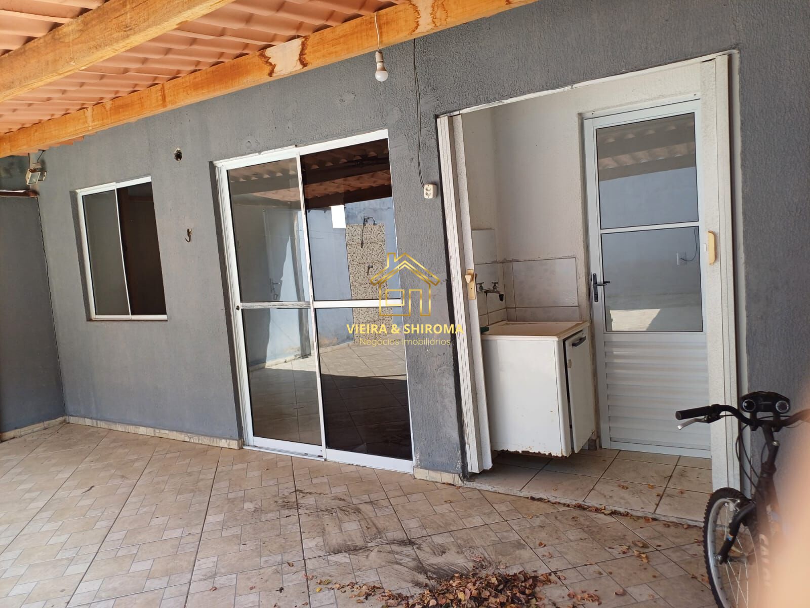 Casa à venda com 2 quartos, 65m² - Foto 8