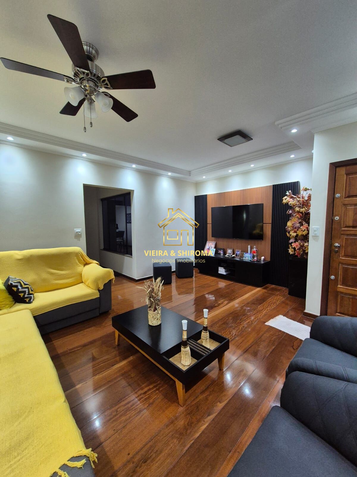 Casa à venda com 3 quartos, 227m² - Foto 4