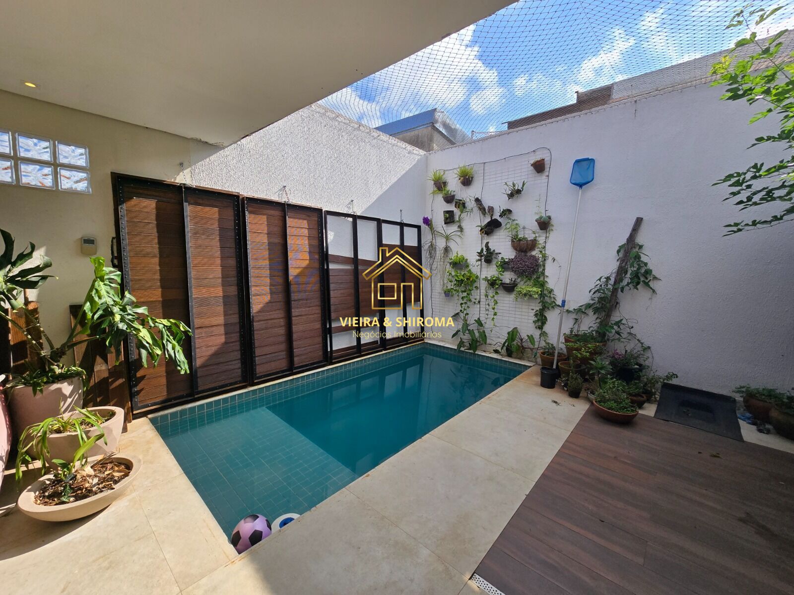 Casa à venda com 2 quartos, 85m² - Foto 1