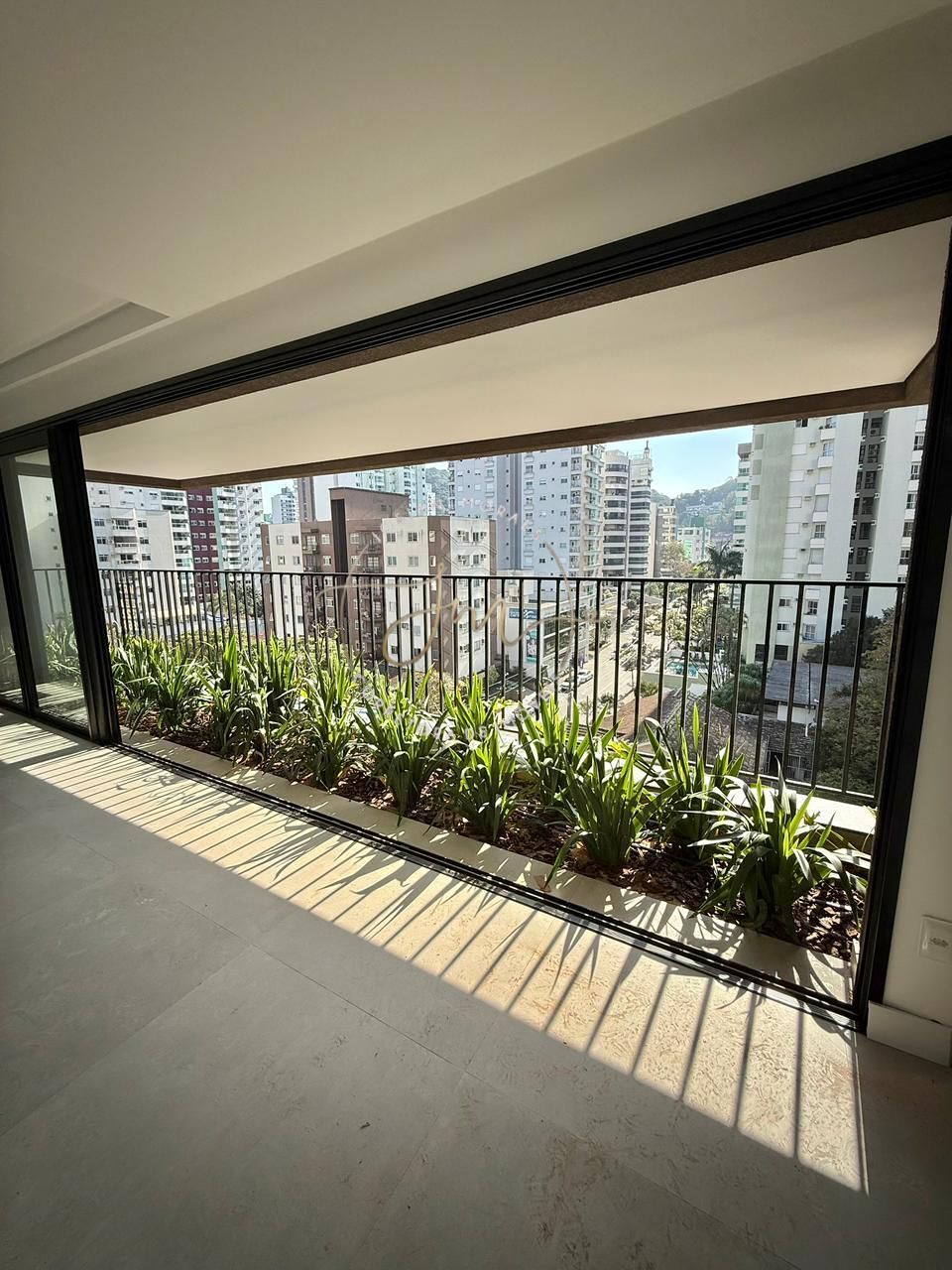 Apartamento alto padrão com 3 suítes no bairro Victor Konder — foto 4