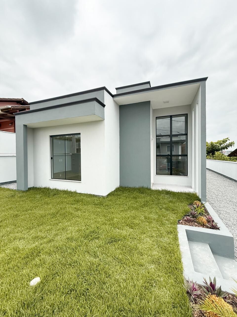 Casa com 3 dormitórios sendo uma suíte com closet — foto 3