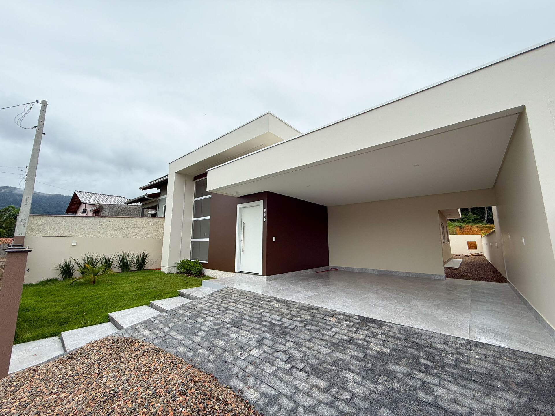 Casa com suite e duas vagas de garagem no bairro Estrada das Areias, Indaial/SC — foto 2