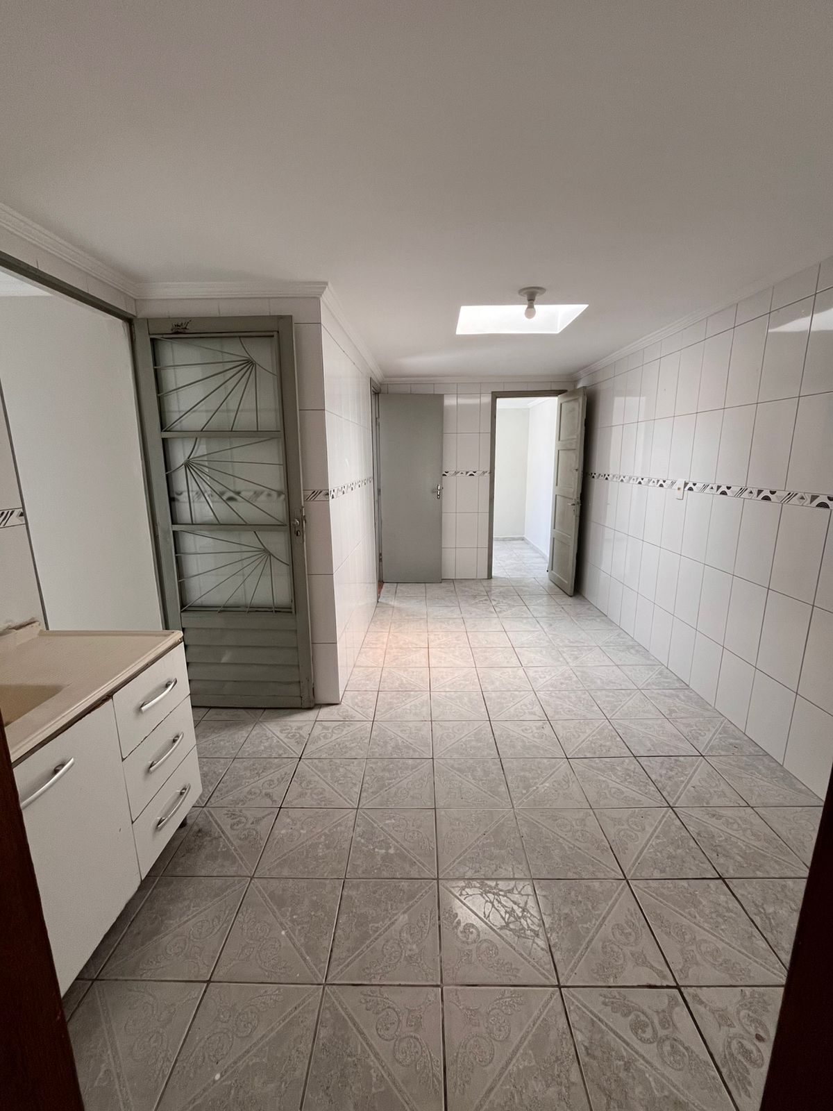 Casa à venda com 4 quartos, 130m² - Foto 3