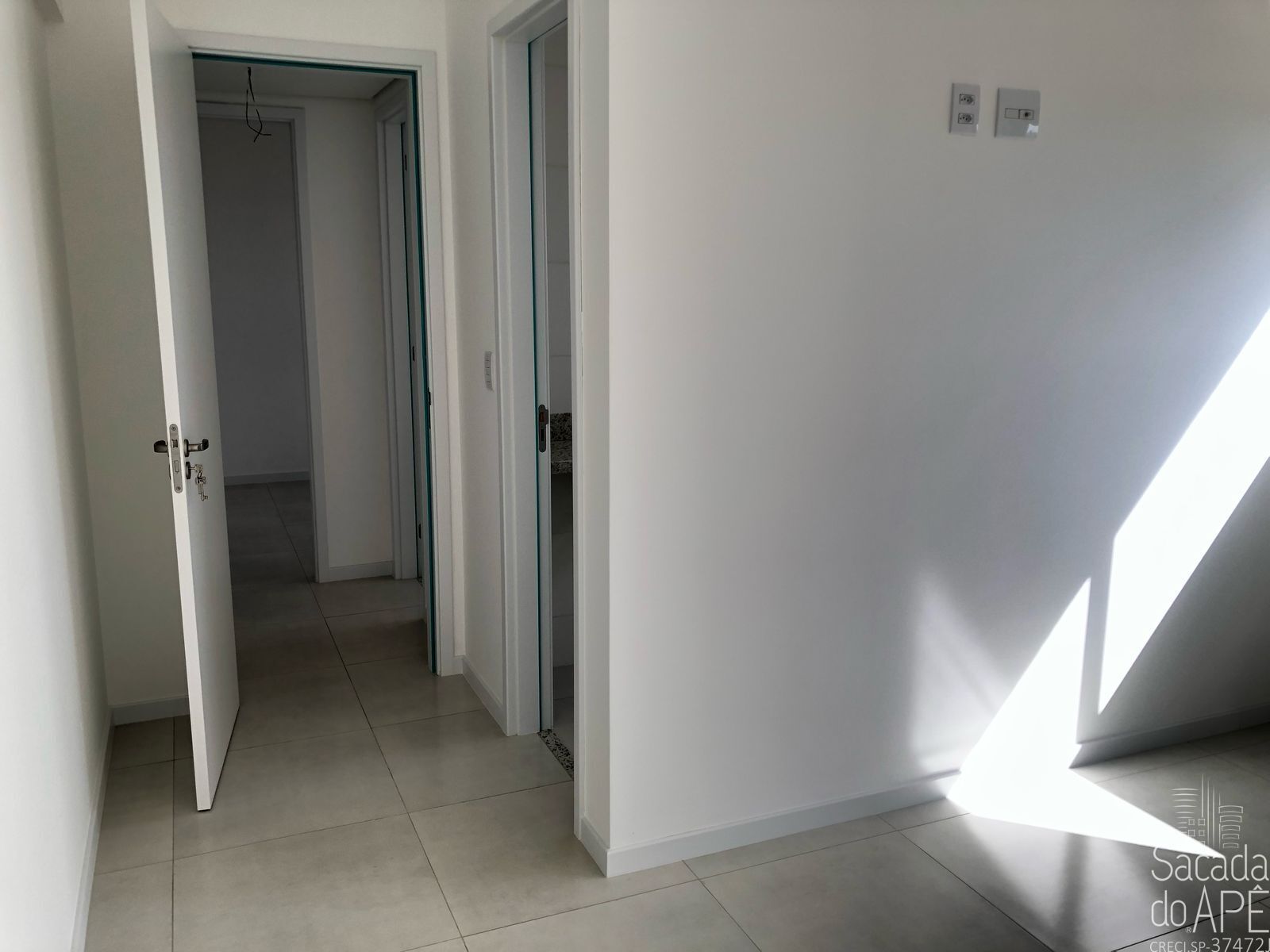 Apartamento à venda com 2 quartos, 68m² - Foto 3