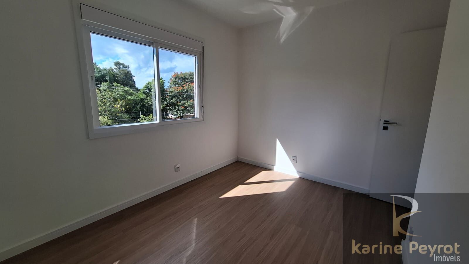 Apartamento à venda com 3 quartos, 91m² - Foto 2