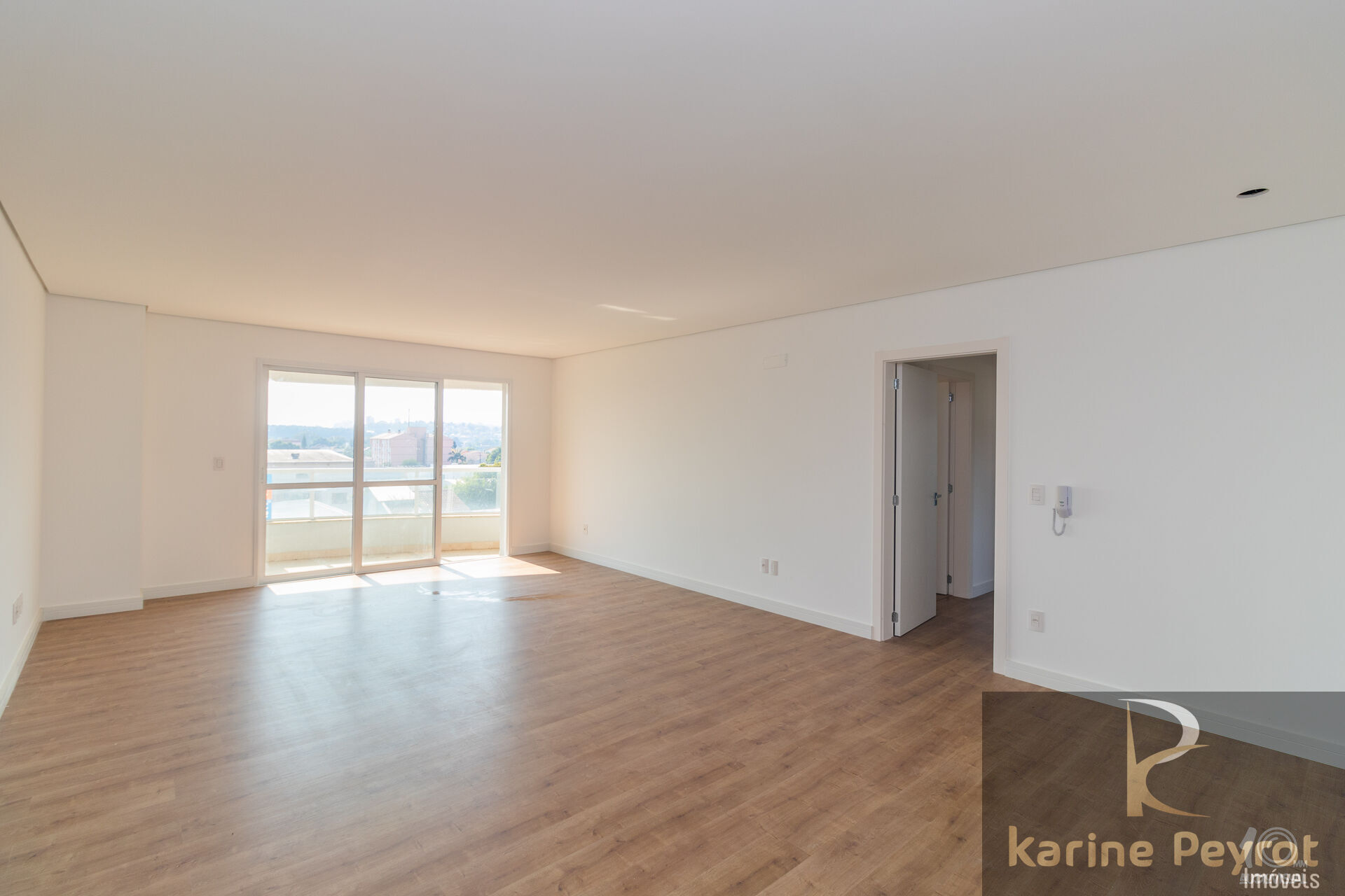 Apartamento à venda com 3 quartos, 124m² - Foto 2