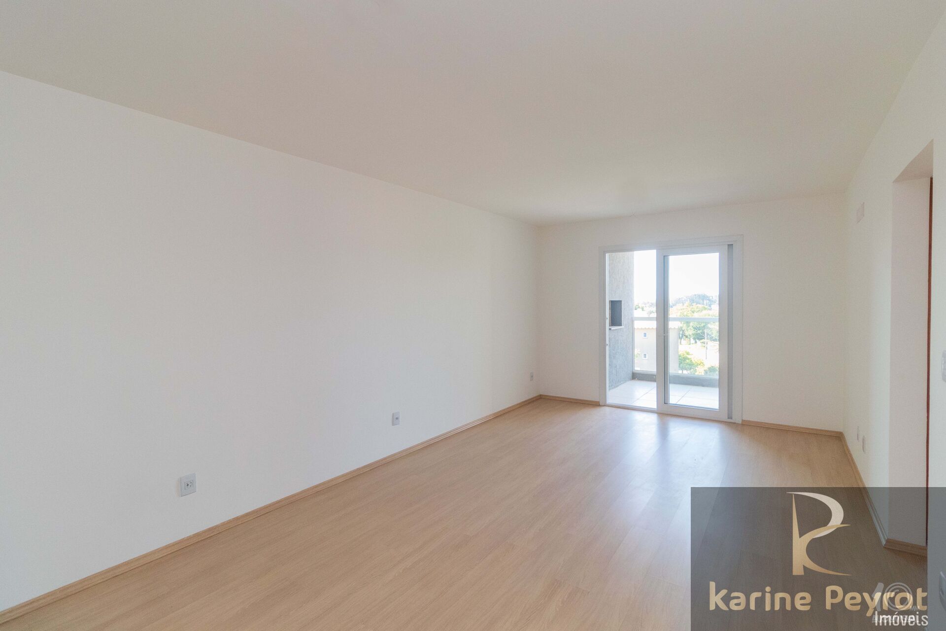 Apartamento à venda com 2 quartos, 81m² - Foto 2