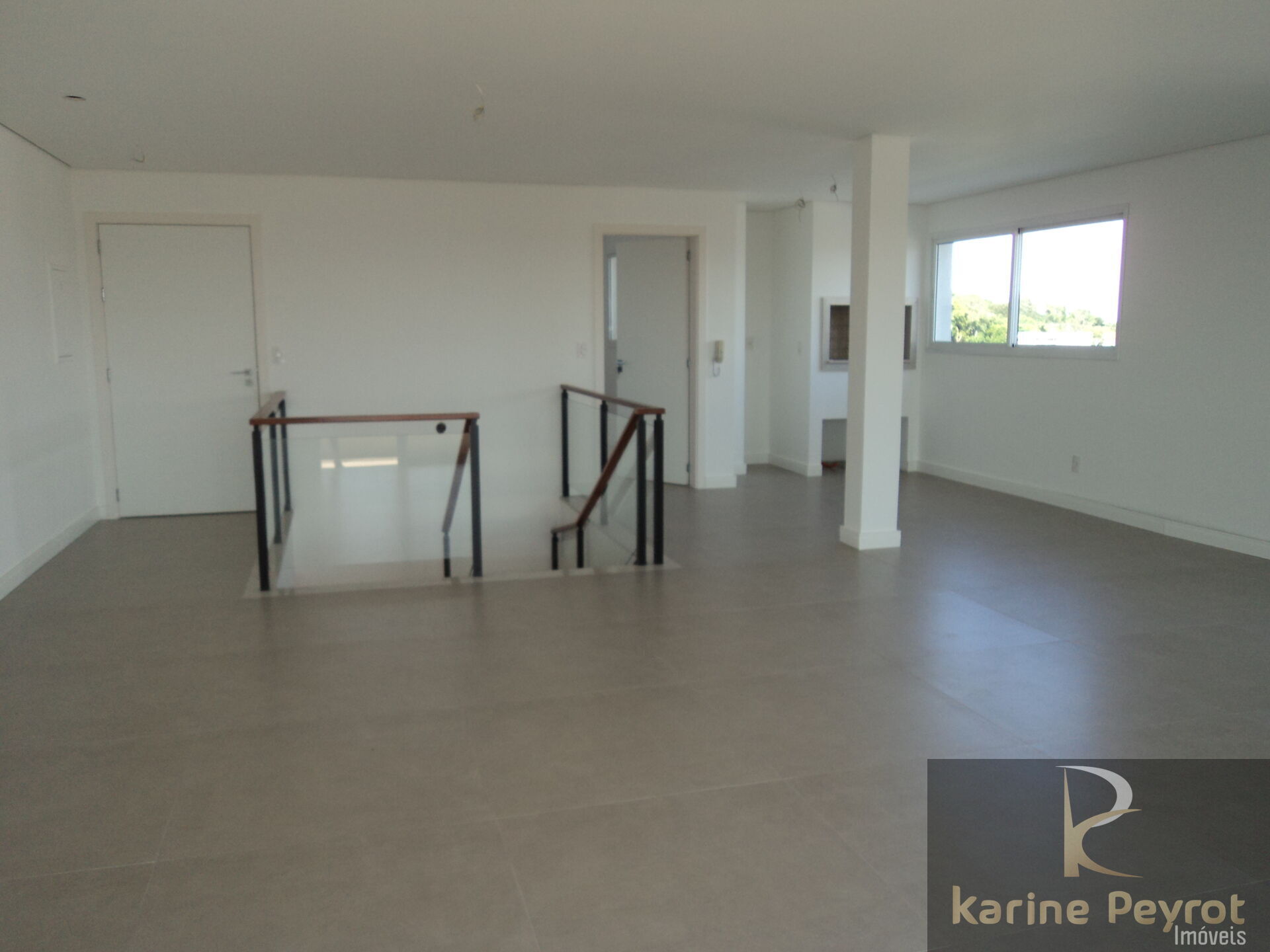 Cobertura à venda com 4 quartos, 250m² - Foto 4