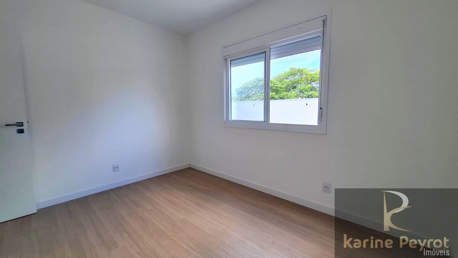 Apartamento à venda com 3 quartos, 254m² - Foto 2