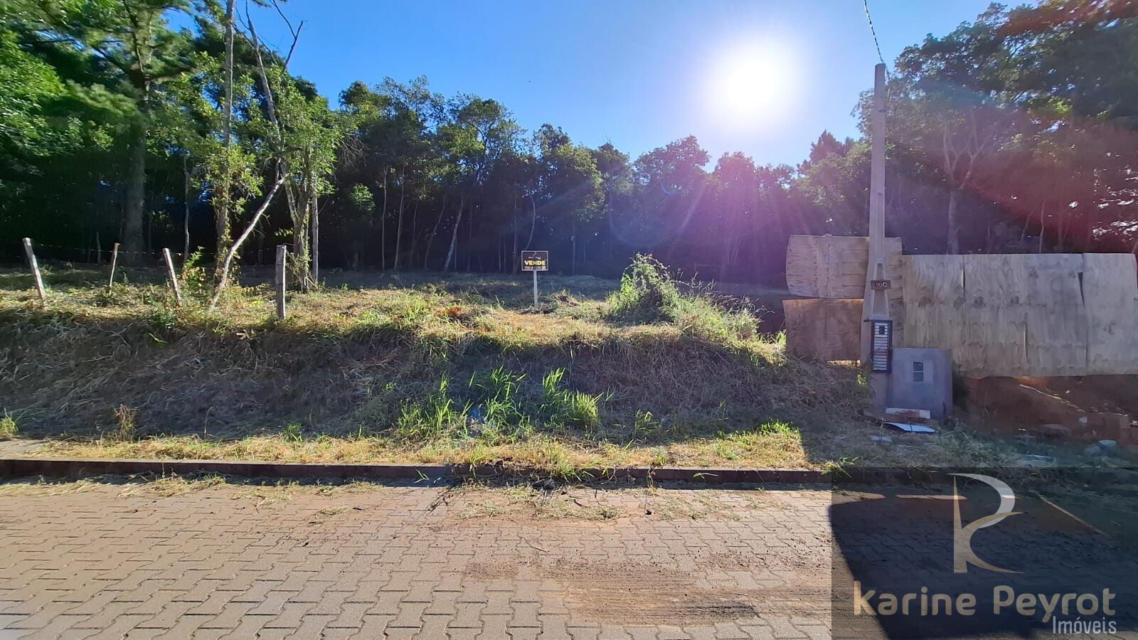 Terreno à venda, 300m² - Foto 1